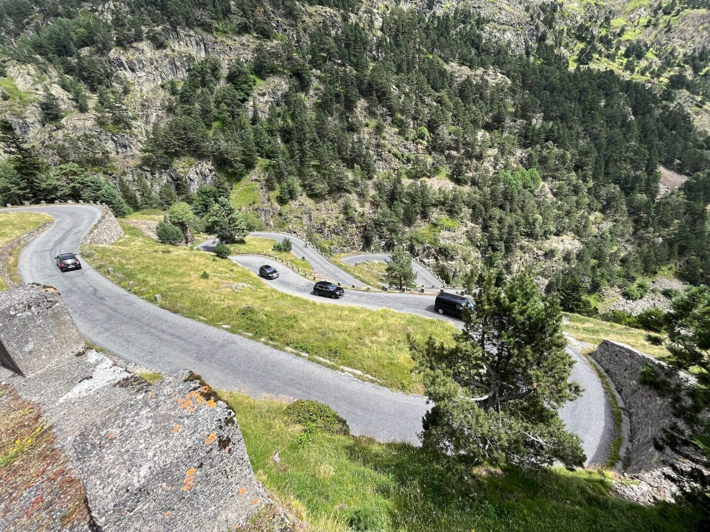 Hairpin section before Lac d'Ordeon